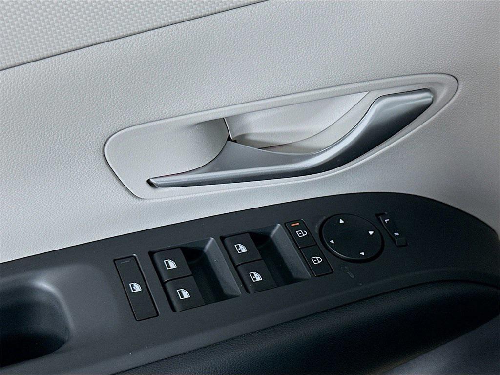new 2025 Hyundai TUCSON Hybrid car, priced at $29,096