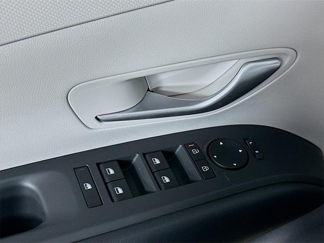 new 2025 Hyundai TUCSON Hybrid car, priced at $33,388