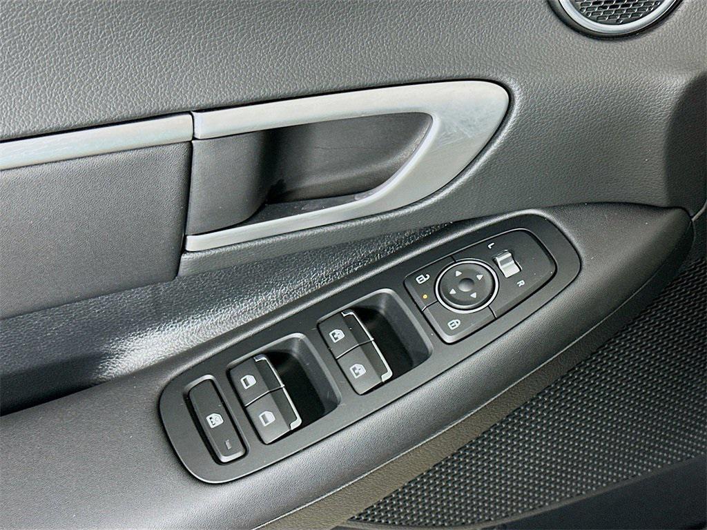 new 2025 Hyundai Sonata Hybrid car, priced at $32,339