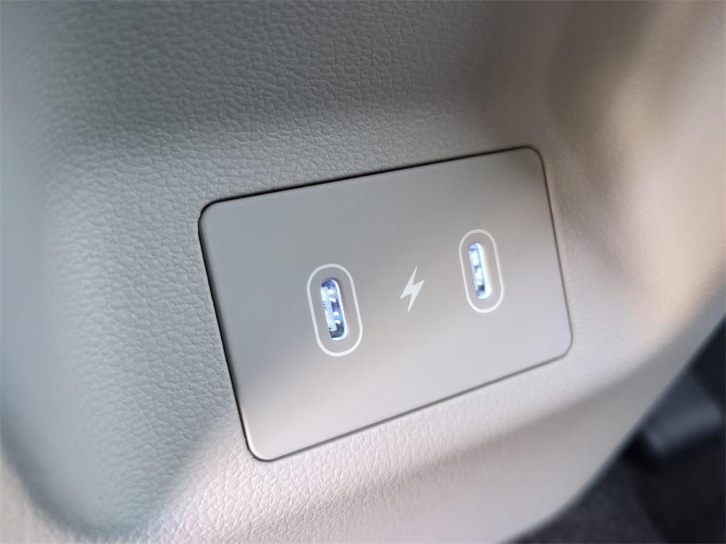 new 2026 Hyundai TUCSON Hybrid car, priced at $40,302