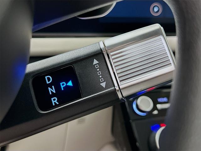new 2025 Hyundai TUCSON Hybrid car, priced at $33,575