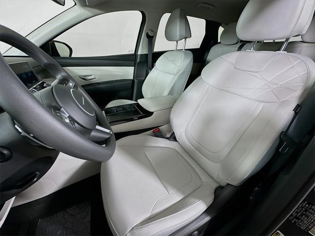 new 2025 Hyundai TUCSON Hybrid car, priced at $33,575