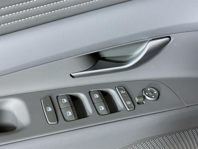 new 2025 Hyundai Elantra car, priced at $25,662