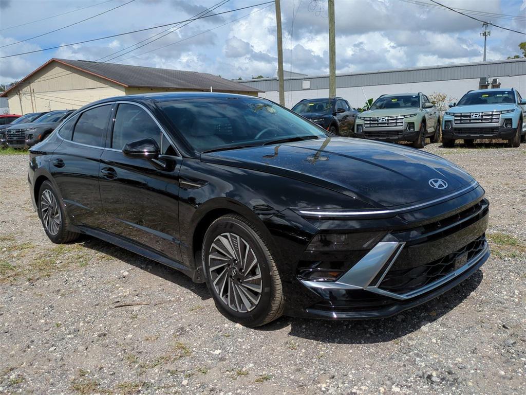 new 2025 Hyundai Sonata Hybrid car, priced at $26,486