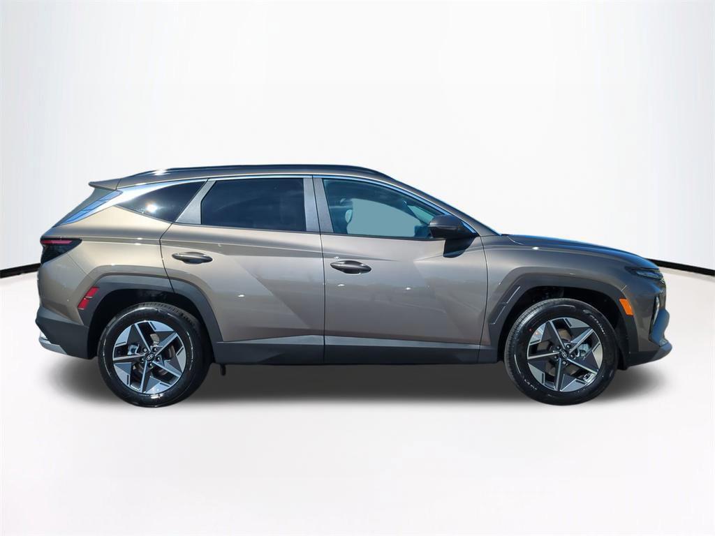 new 2025 Hyundai TUCSON Hybrid car, priced at $33,099