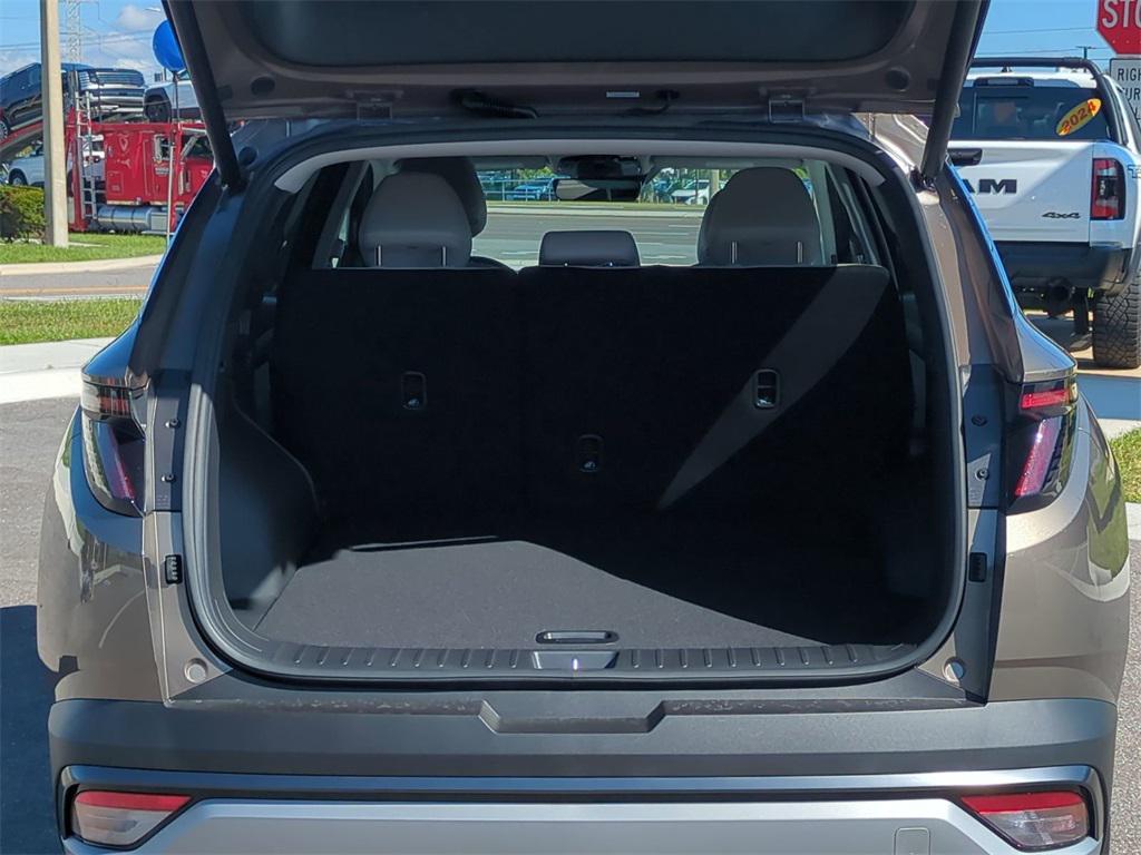new 2025 Hyundai TUCSON Hybrid car, priced at $33,099