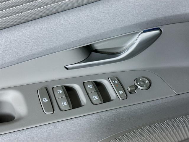 new 2025 Hyundai Elantra car, priced at $25,406