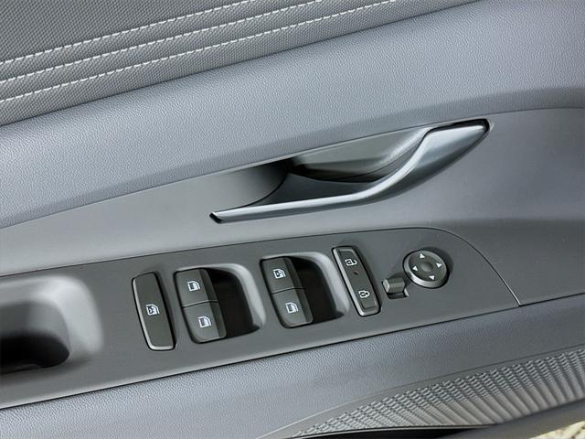 new 2025 Hyundai Elantra car, priced at $26,024
