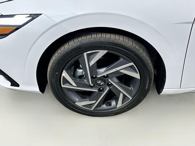 new 2025 Hyundai Elantra car, priced at $26,024