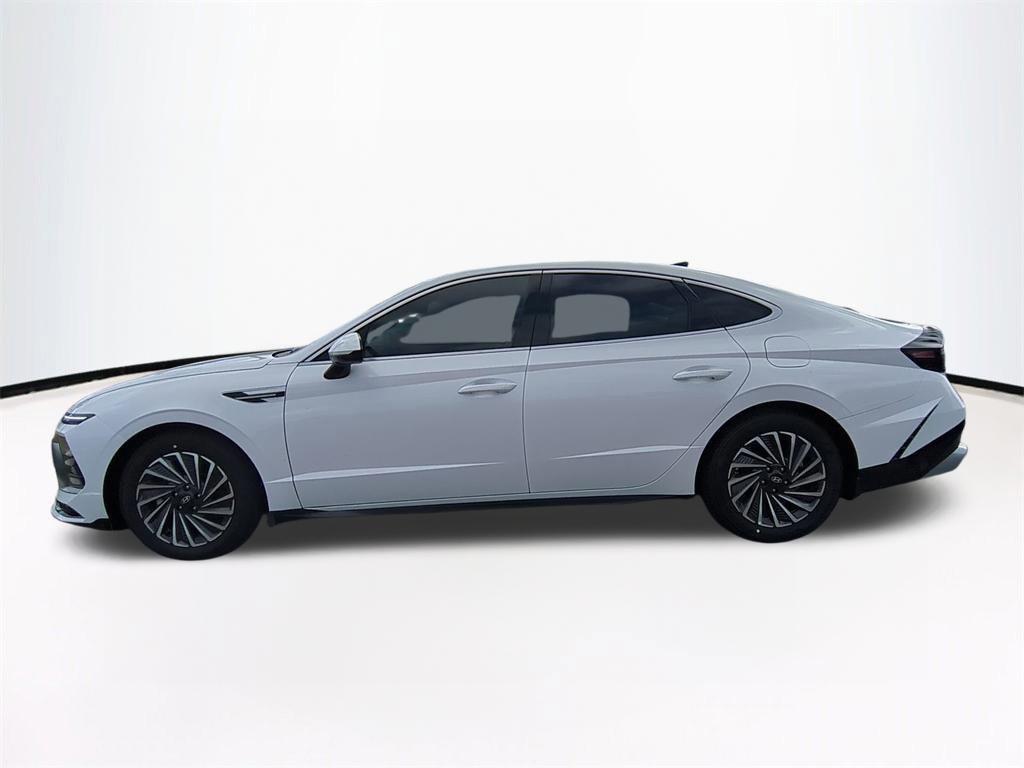 new 2025 Hyundai Sonata Hybrid car, priced at $29,178