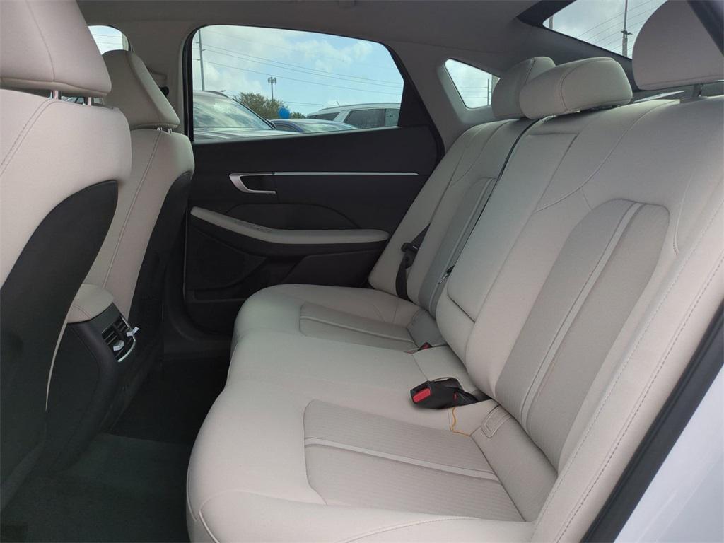 new 2025 Hyundai Sonata Hybrid car, priced at $29,178