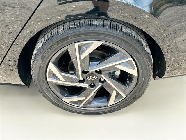 new 2025 Hyundai Elantra car, priced at $28,580