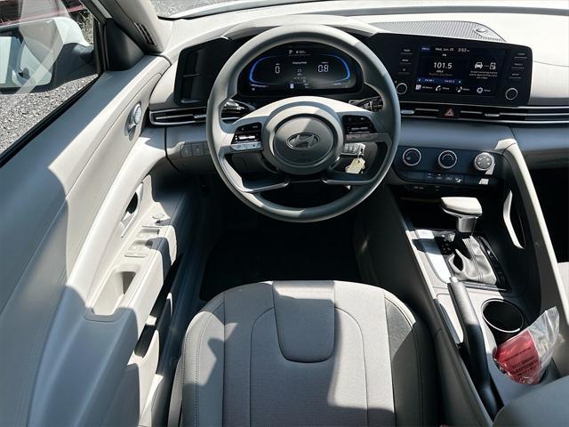 new 2025 Hyundai Elantra car, priced at $22,314