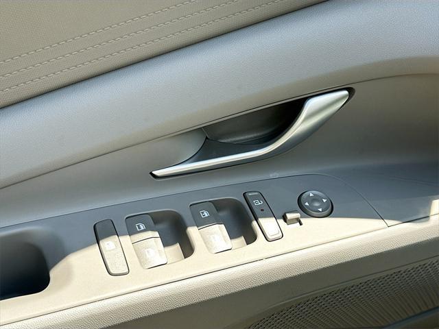 new 2025 Hyundai Elantra car, priced at $22,314