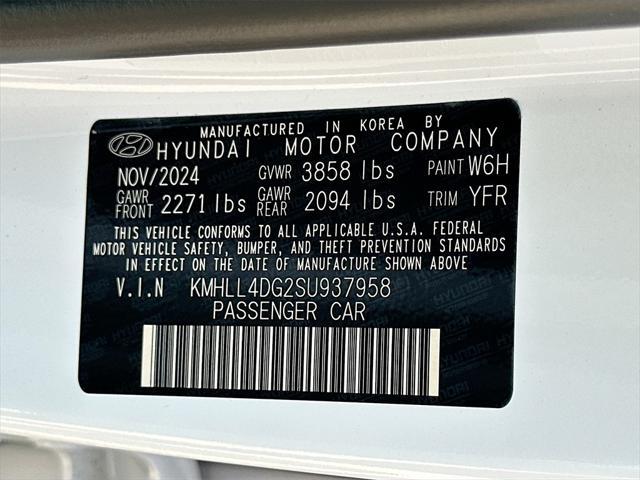 new 2025 Hyundai Elantra car, priced at $22,314