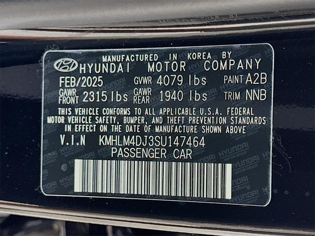 new 2025 Hyundai Elantra car, priced at $27,278