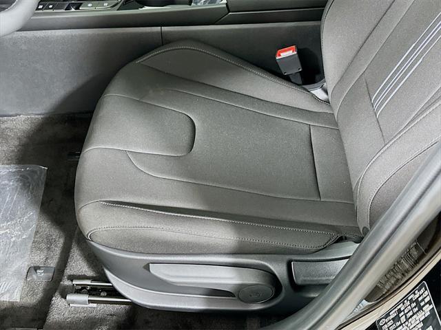 new 2025 Hyundai Elantra car, priced at $27,278