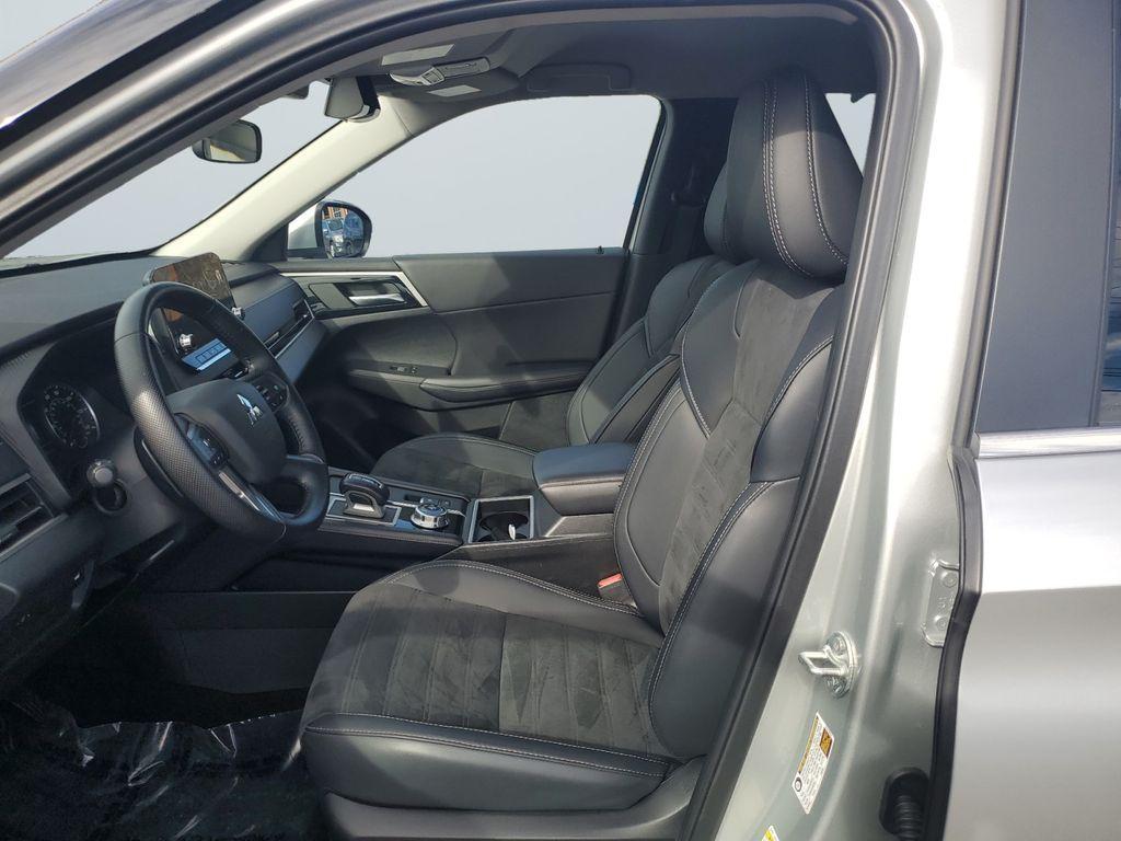 used 2024 Mitsubishi Outlander car, priced at $24,400