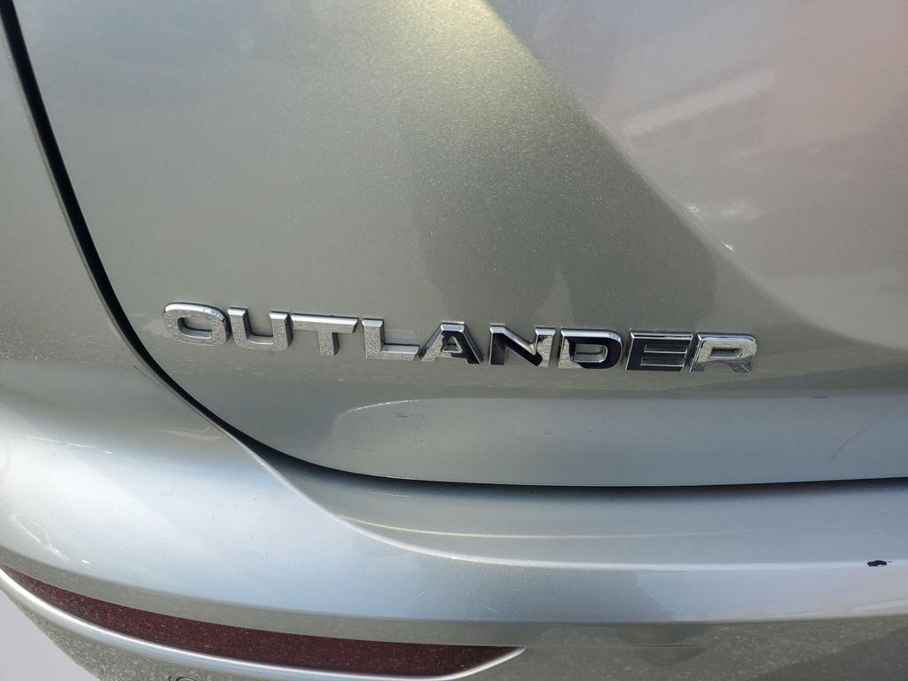 used 2024 Mitsubishi Outlander car, priced at $24,400