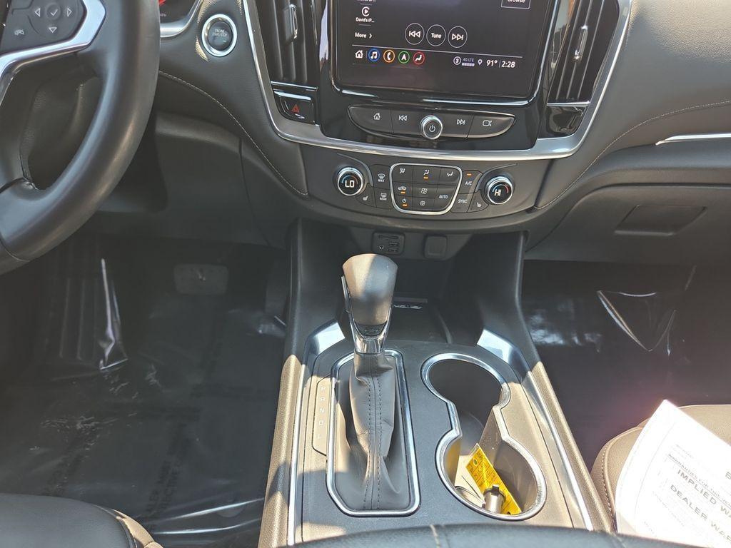 used 2022 Chevrolet Traverse car, priced at $30,000