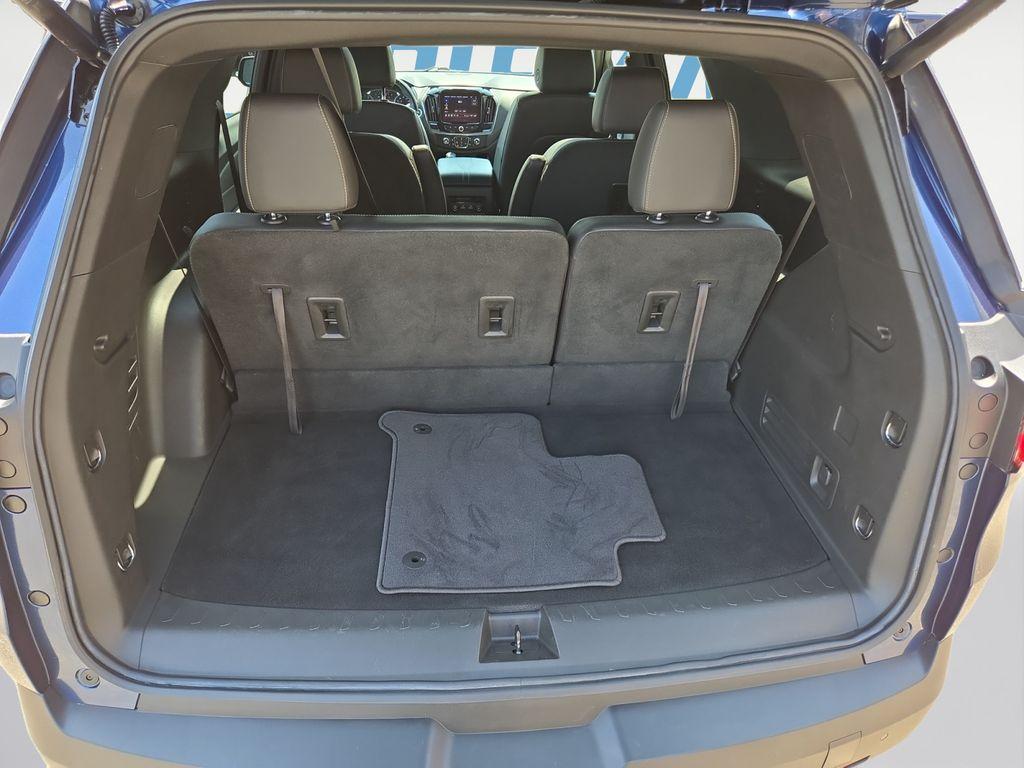 used 2022 Chevrolet Traverse car, priced at $30,000
