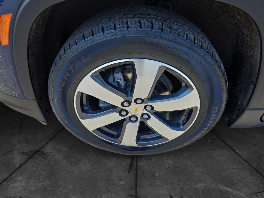 used 2022 Chevrolet Traverse car, priced at $30,000