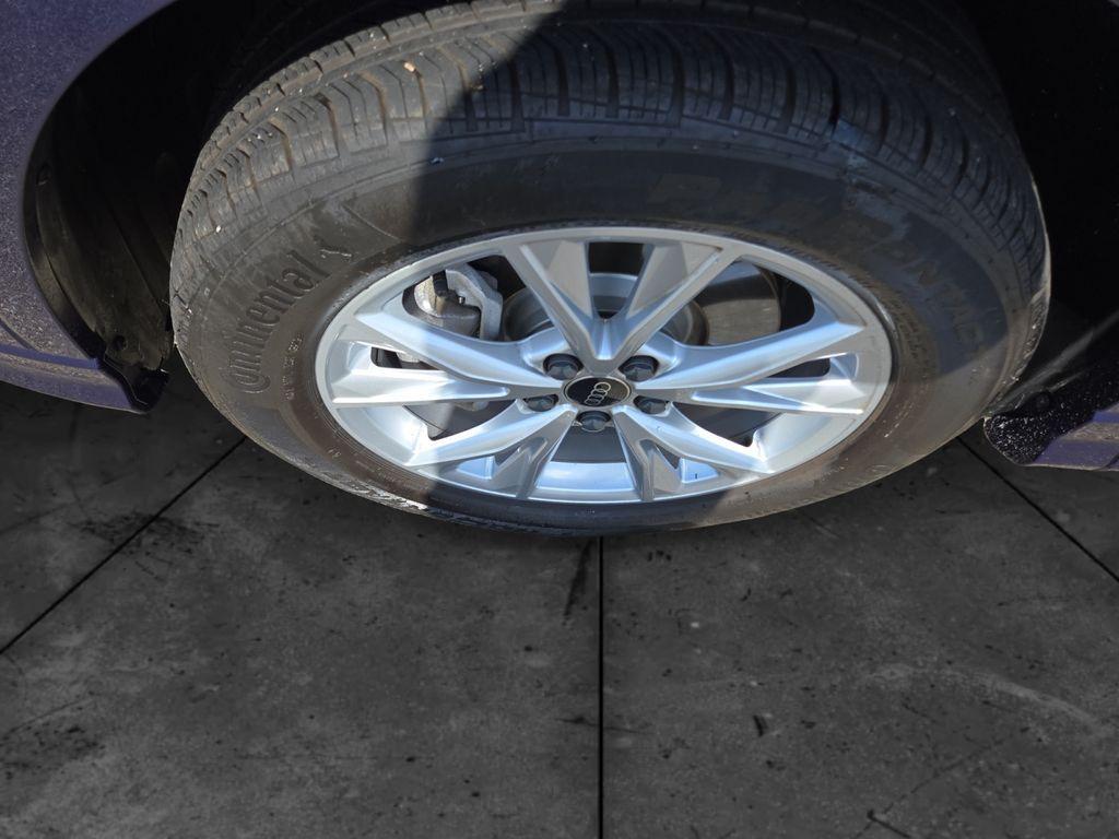 used 2024 Audi Q3 car, priced at $27,900