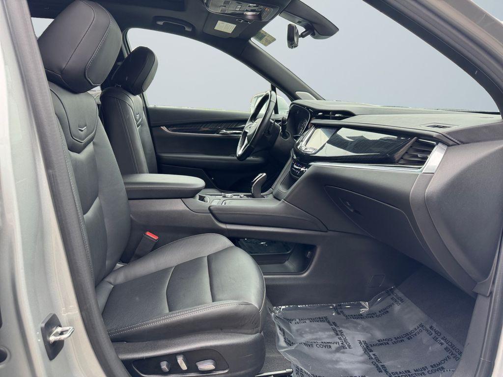 used 2020 Cadillac XT6 car, priced at $33,700