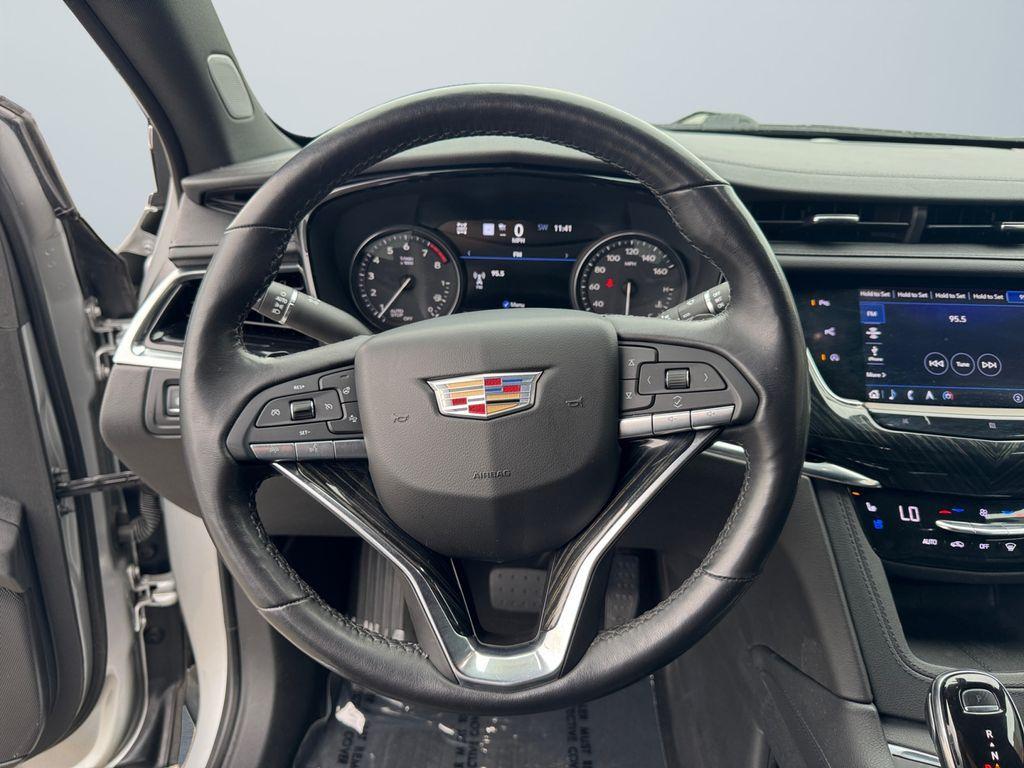 used 2020 Cadillac XT6 car, priced at $33,700