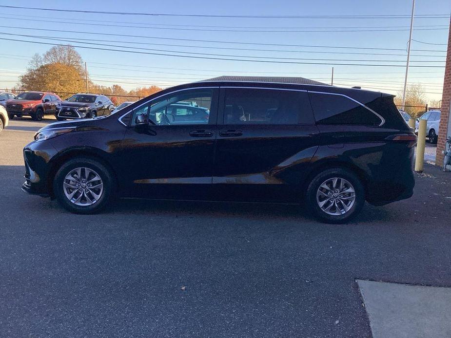 used 2022 Toyota Sienna car, priced at $34,300