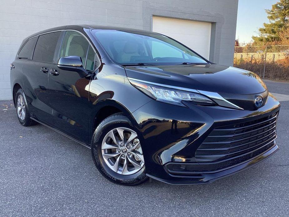 used 2022 Toyota Sienna car, priced at $34,300