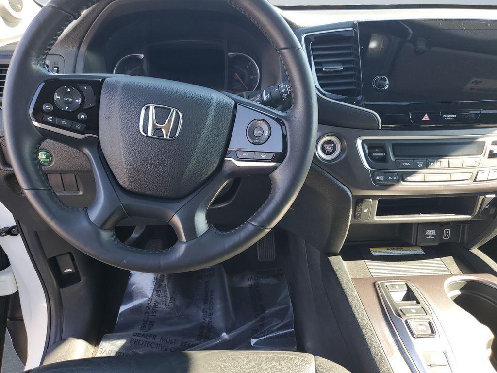 used 2022 Honda Pilot car, priced at $30,900