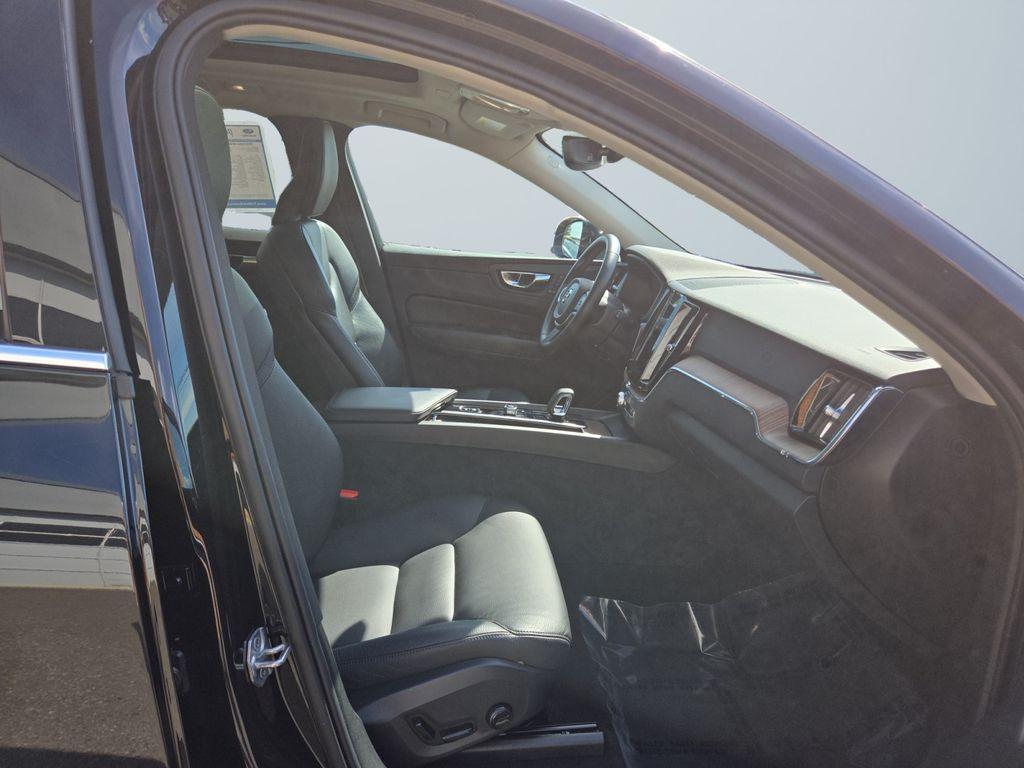 used 2022 Volvo XC60 car, priced at $31,300