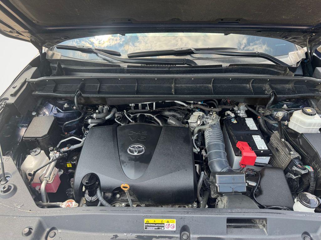 used 2021 Toyota Highlander car, priced at $33,900