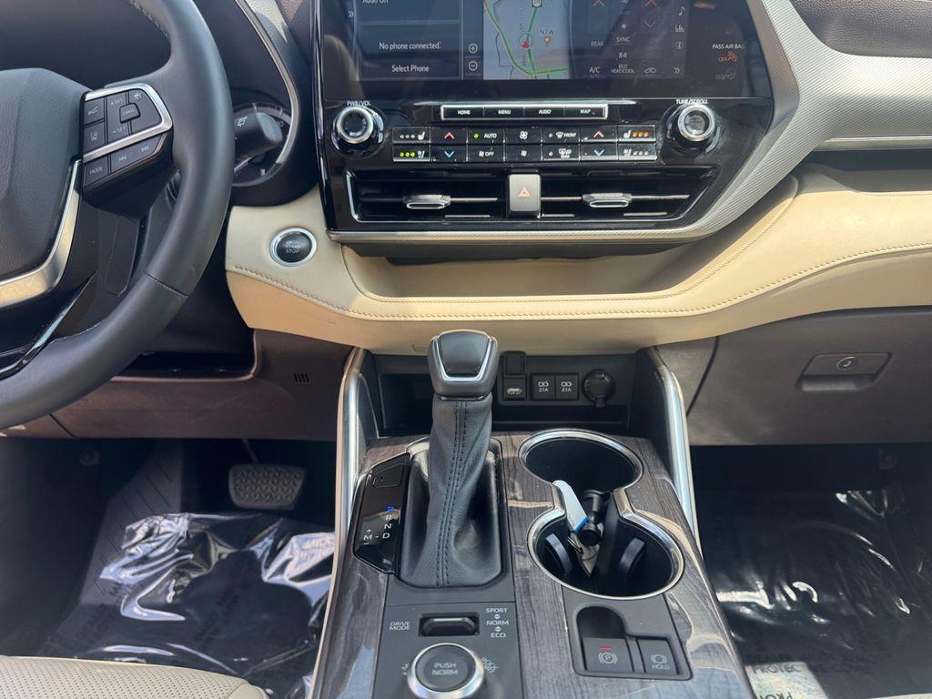 used 2021 Toyota Highlander car, priced at $33,900