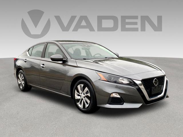 used 2022 Nissan Altima car, priced at $20,000