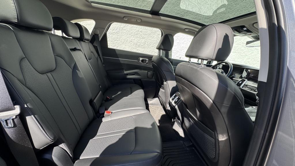 used 2023 Kia Sorento car, priced at $27,200