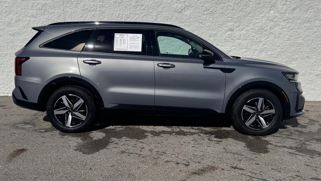 used 2023 Kia Sorento car, priced at $27,200