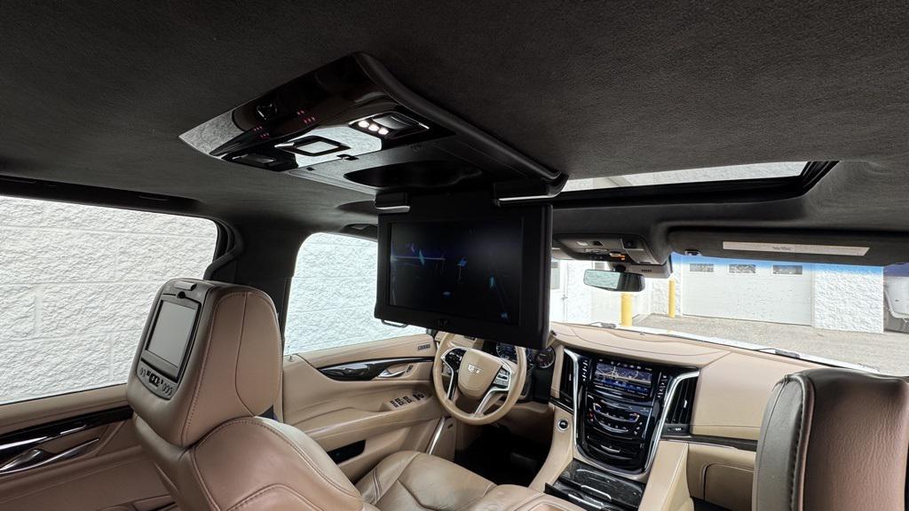 used 2018 Cadillac Escalade ESV car, priced at $32,900