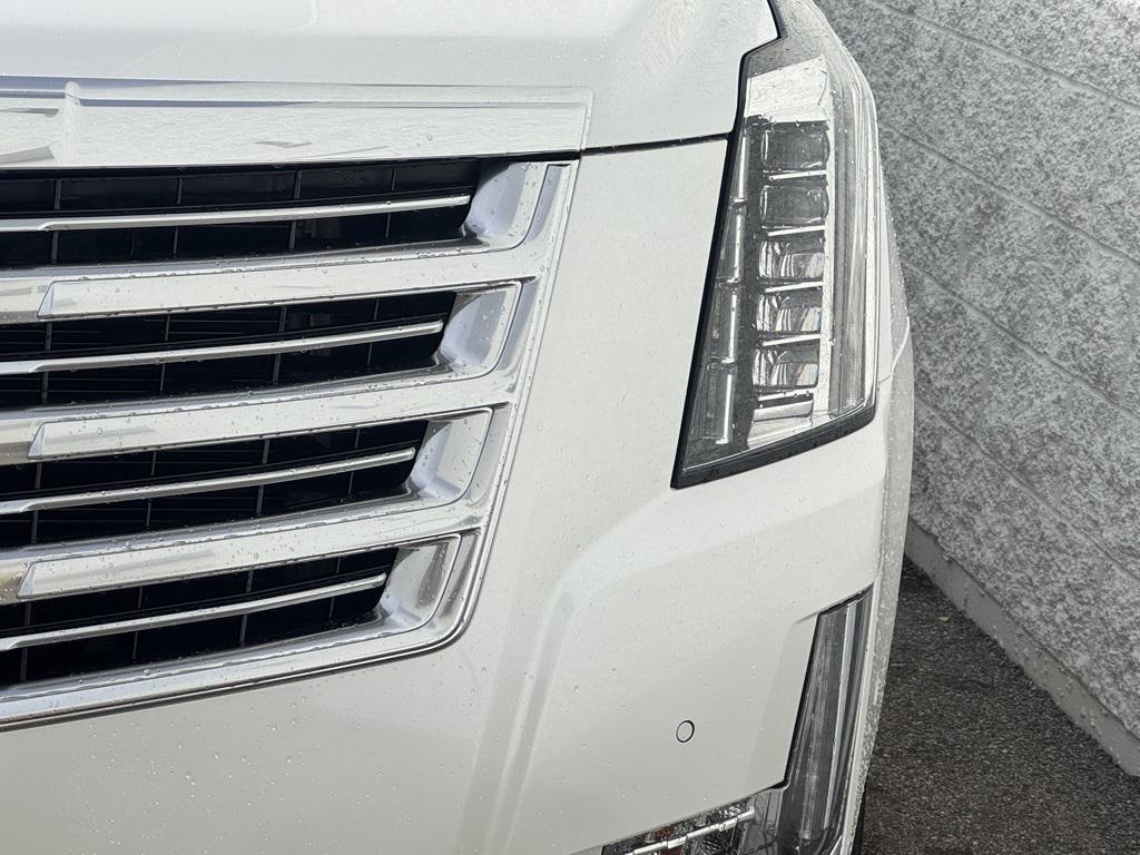 used 2018 Cadillac Escalade ESV car, priced at $32,900