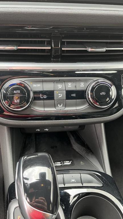 used 2024 Buick Envista car, priced at $26,900