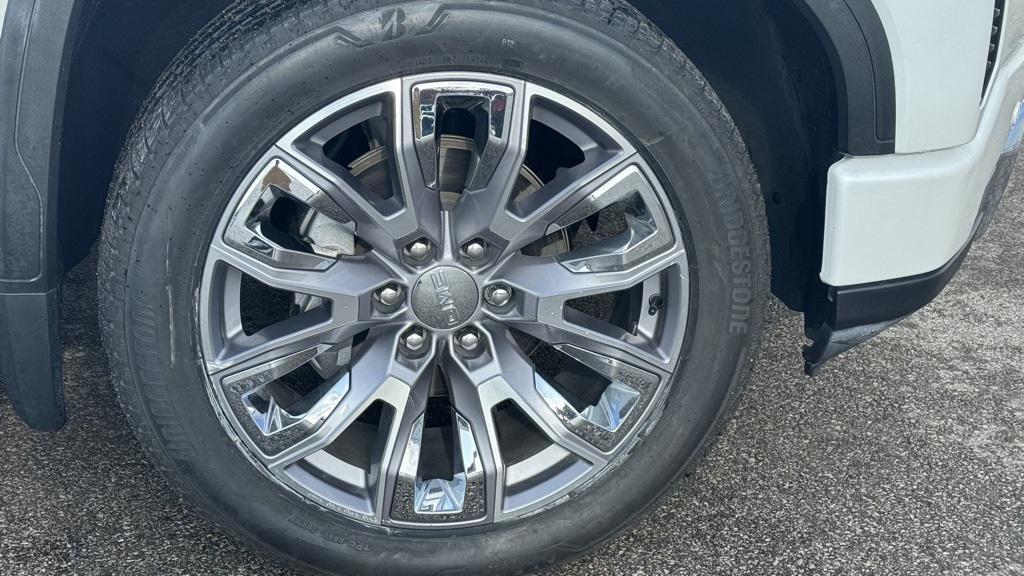 used 2024 GMC Sierra 1500 car, priced at $52,300