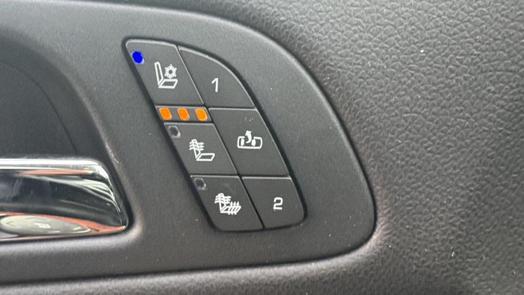 used 2011 GMC Yukon XL car, priced at $12,900