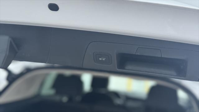 used 2022 Buick Envision car, priced at $24,900