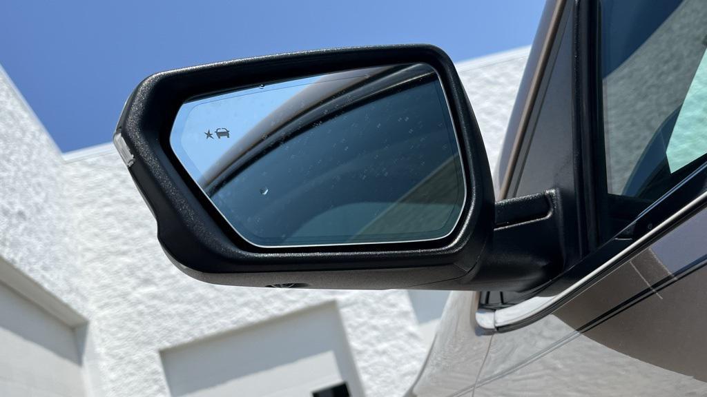 used 2018 Chevrolet Equinox car, priced at $18,900