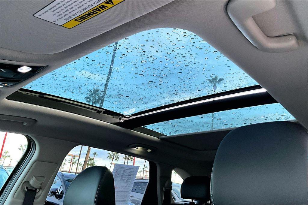 used 2025 Kia Sorento car, priced at $31,987