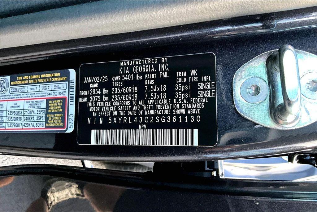 used 2025 Kia Sorento car, priced at $31,987