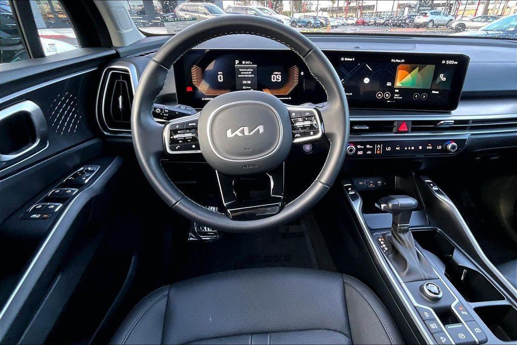 used 2025 Kia Sorento car, priced at $31,987