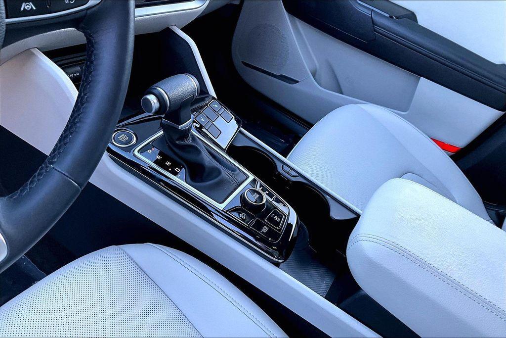 used 2025 Kia Sportage car, priced at $28,142