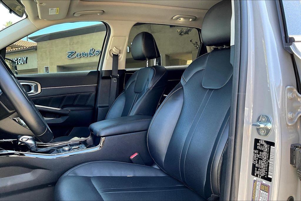 used 2022 Kia Sorento car, priced at $30,127
